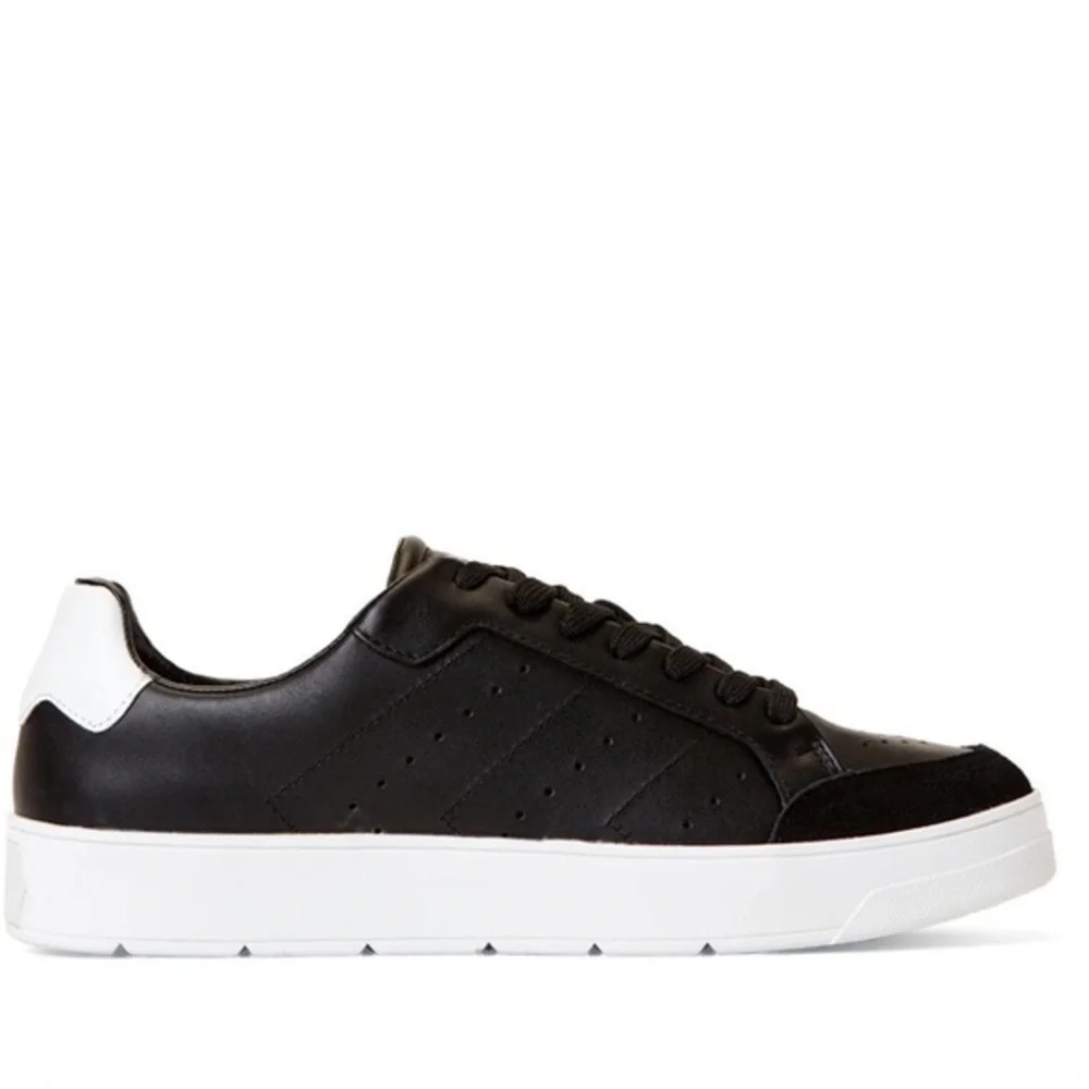 MARC FISHER Hayley Leather Low-Top Sneakers Sz 8M